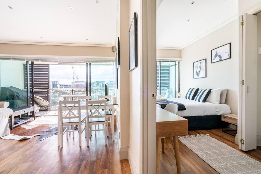Апартаменты Luxury Waterfront Nest Above Viaduct Harbour Окленд Экстерьер фото
